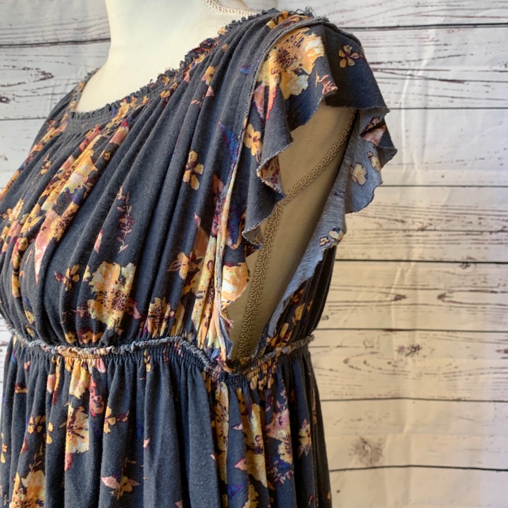 We The Free People Floral Top Shirt size M Blue - Picture 4 of 6